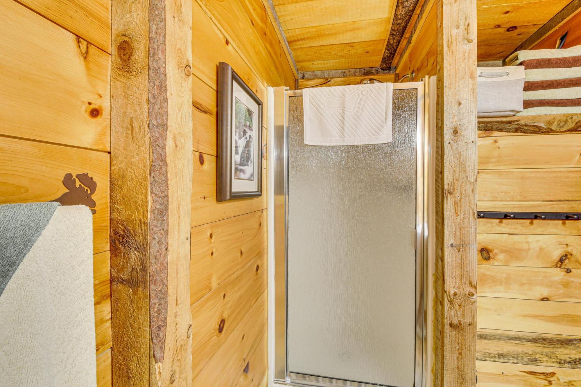 Rustic Searsport Cabin Loft And Sunroom On 10 Acres Eksteriør bilde
