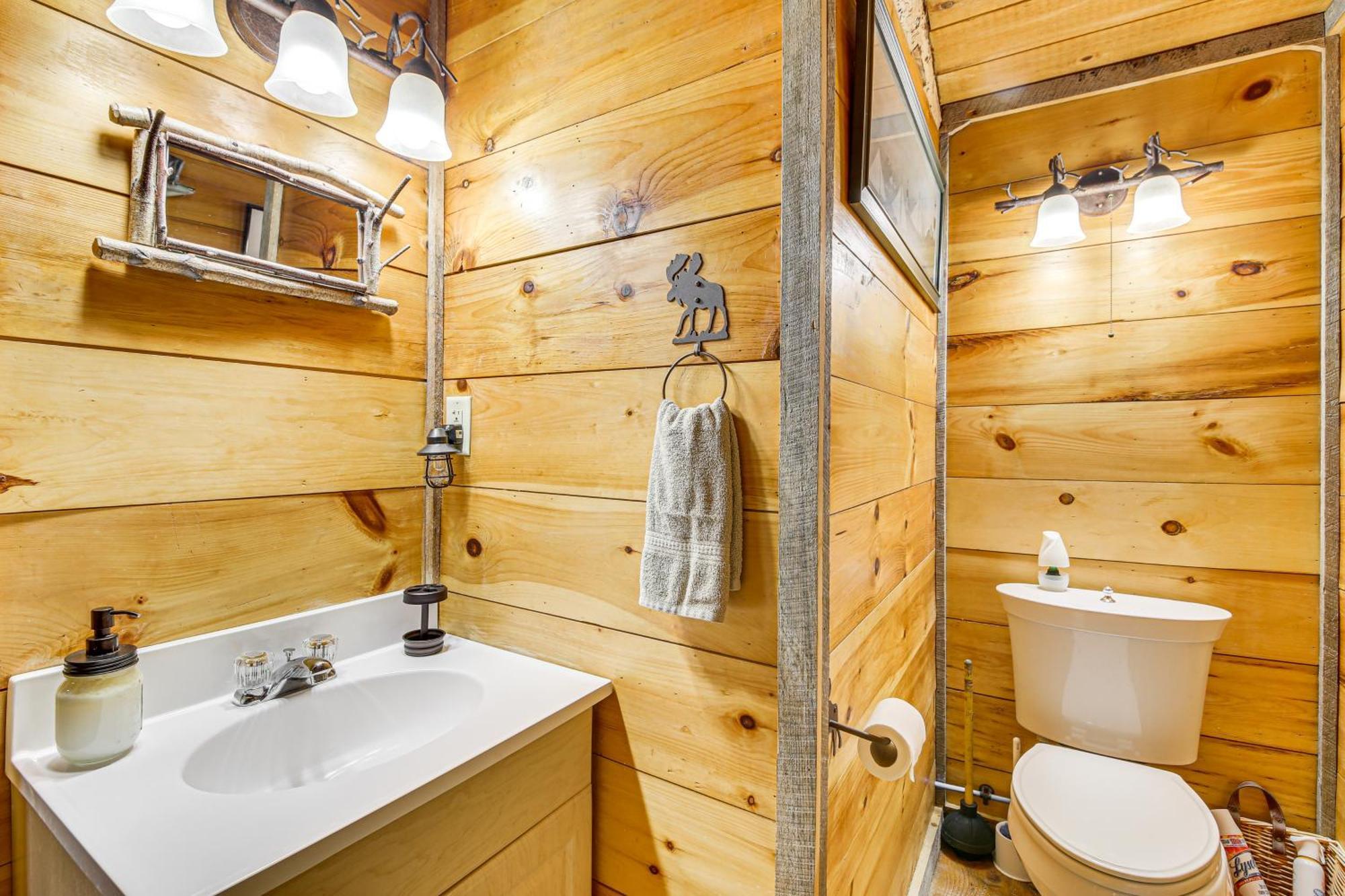 Rustic Searsport Cabin Loft And Sunroom On 10 Acres Eksteriør bilde