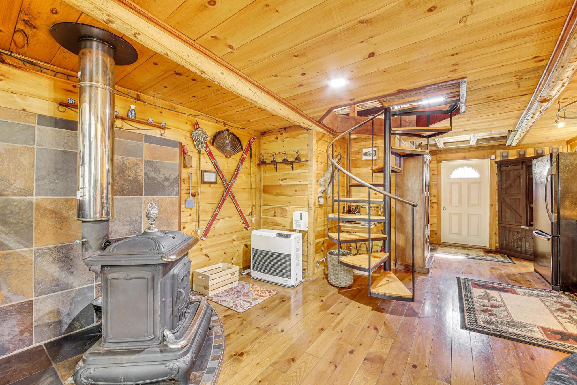 Rustic Searsport Cabin Loft And Sunroom On 10 Acres Eksteriør bilde