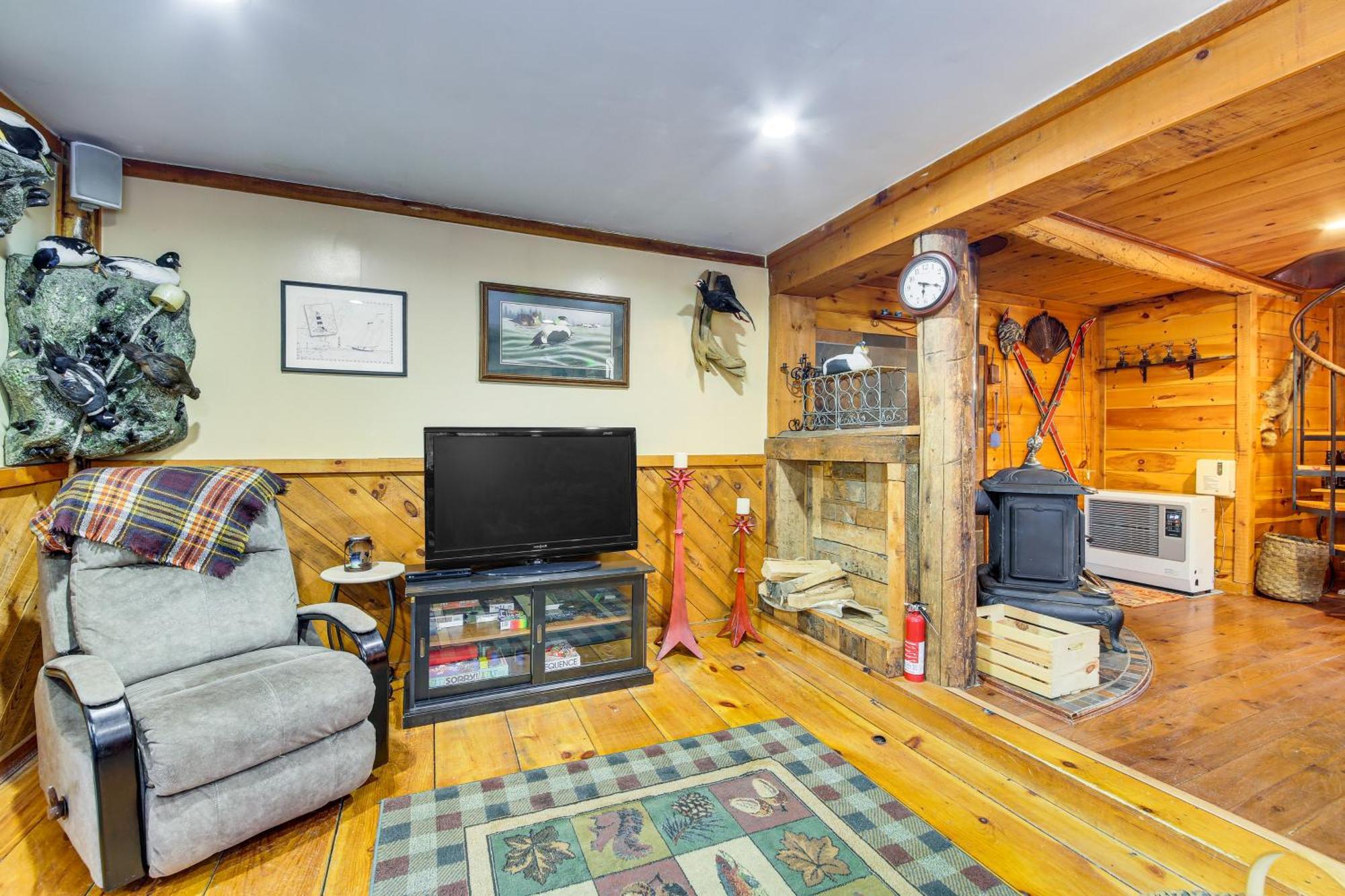 Rustic Searsport Cabin Loft And Sunroom On 10 Acres Eksteriør bilde