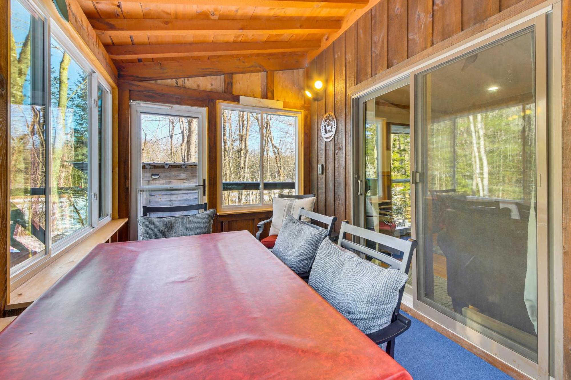 Rustic Searsport Cabin Loft And Sunroom On 10 Acres Eksteriør bilde